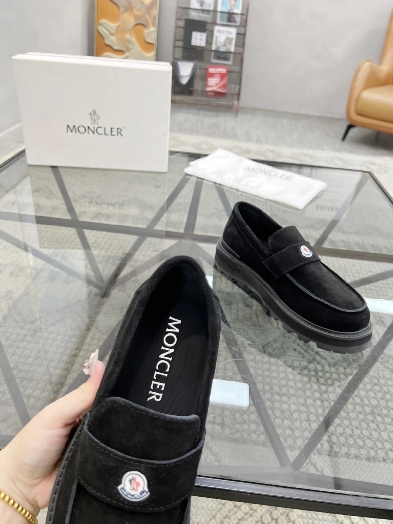 HighQuality Mxnclxr Sneakers 197441