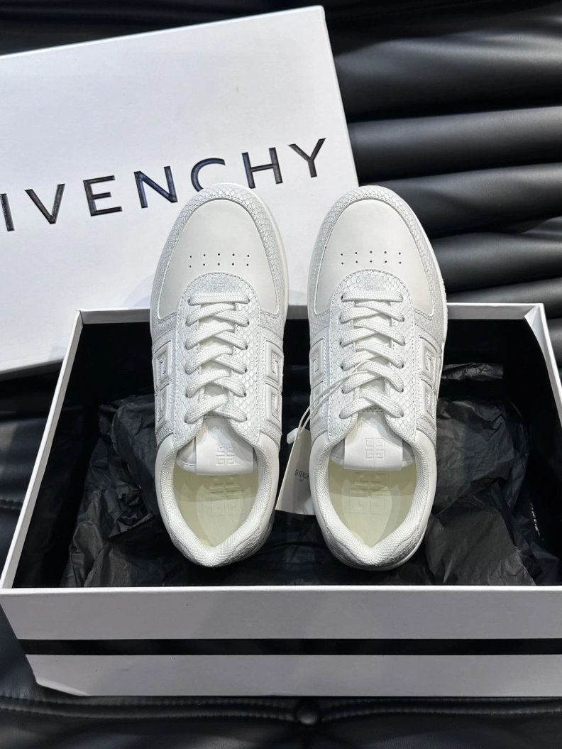 Gxvxnchy Sneakers Affordable 152643