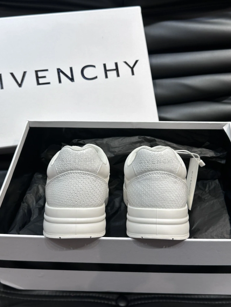 Gxvxnchy Sneakers Affordable 152643