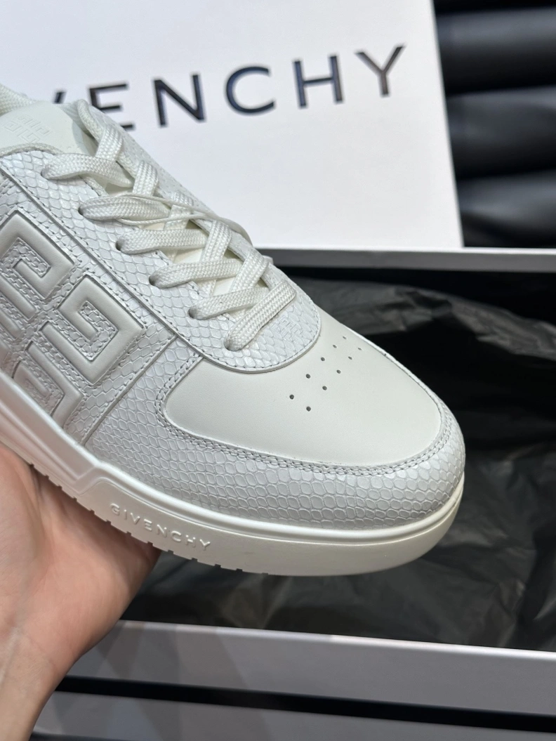 Gxvxnchy Sneakers Affordable 152643