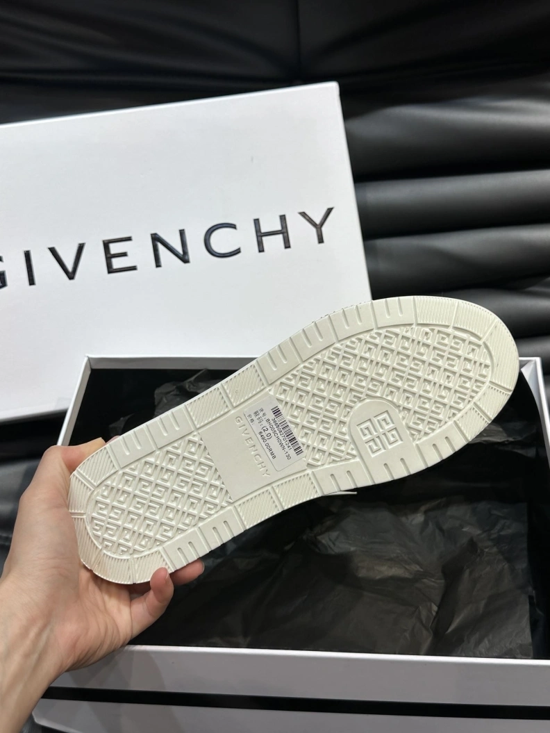 Gxvxnchy Sneakers Affordable 152643