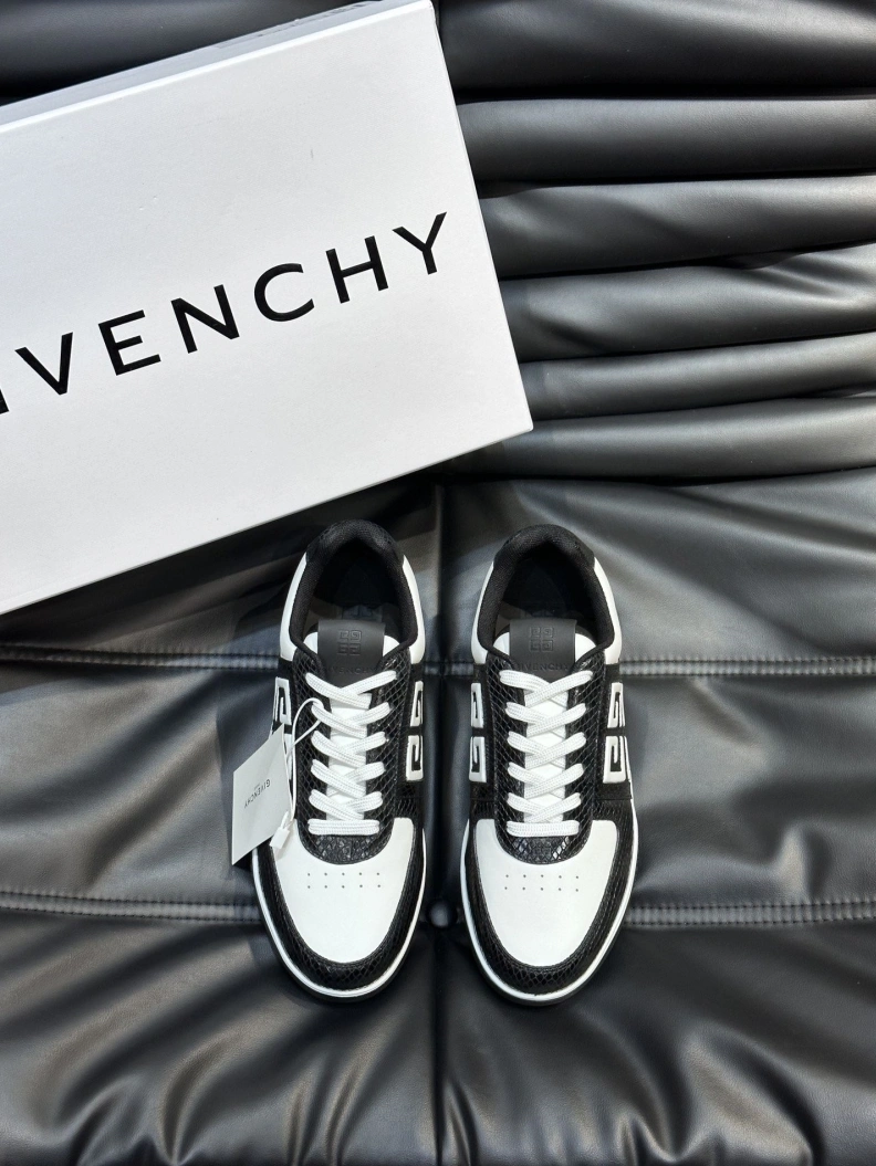 Sophisticated Gxvxnchy Sneakers 152644