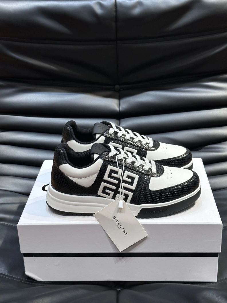 Sophisticated Gxvxnchy Sneakers 152644