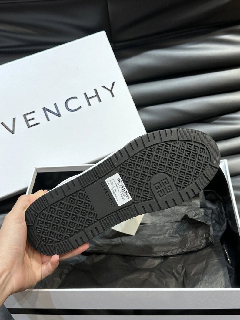 Gxvxnchy Sneakers Durable 152642