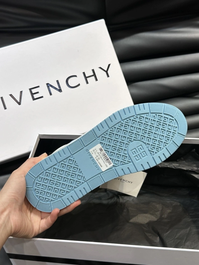Gxvxnchy Sneakers Flexible 152668