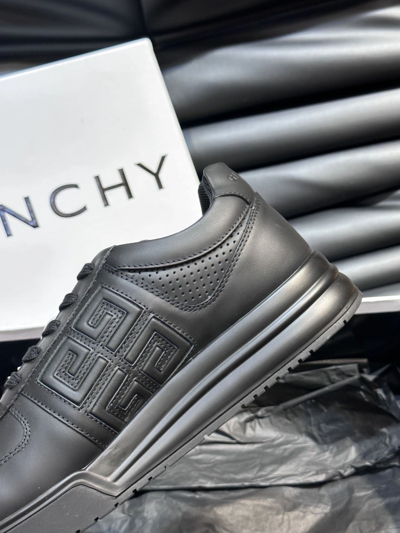 Gxvxnchy Sneakers Vibrant 152665