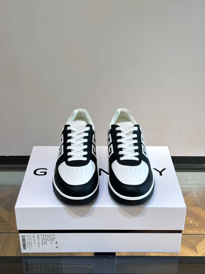 Gxvxnchy Sneakers TopPick 152641