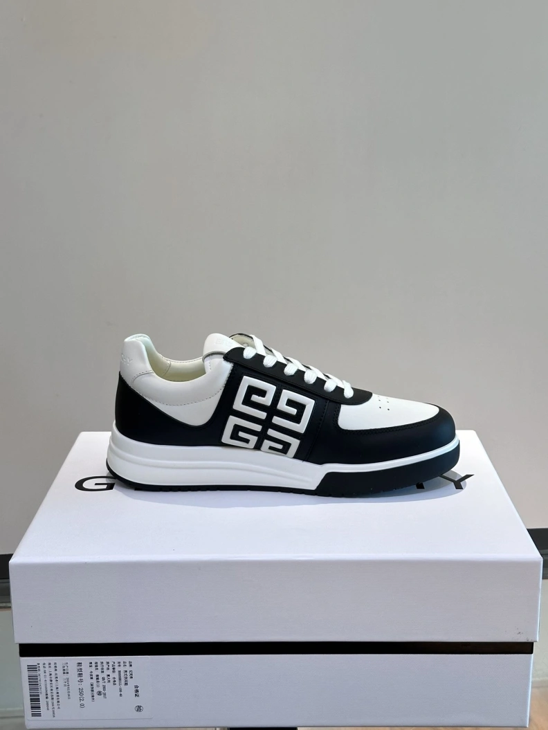 Gxvxnchy Sneakers TopPick 152641