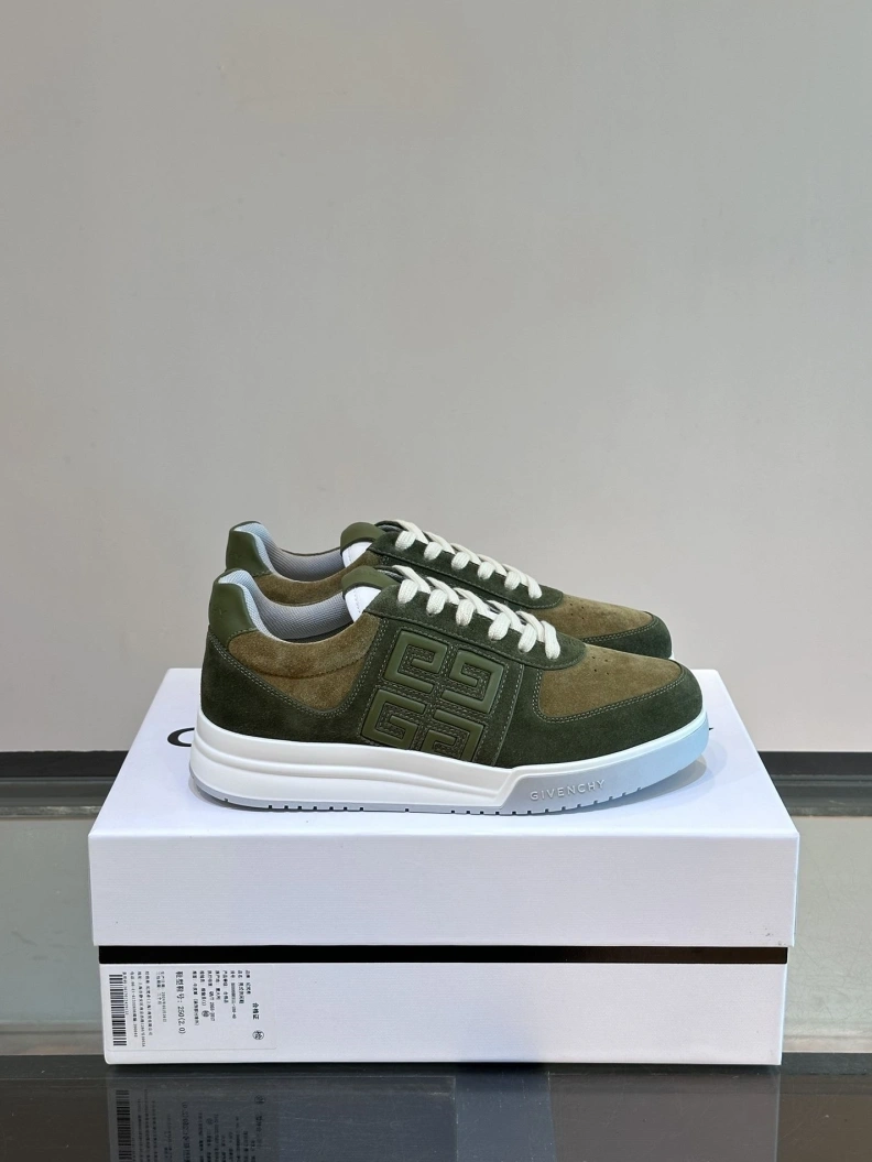 Gxvxnchy Sneakers ModernLook 152659