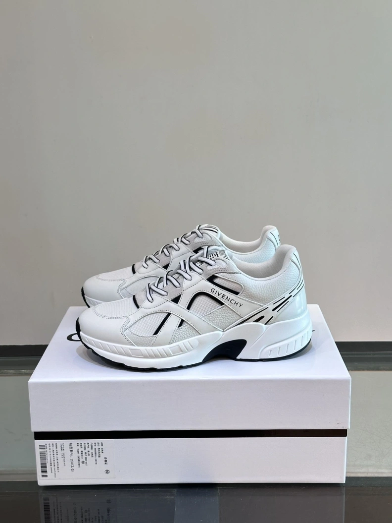 Unique Gxvxnchy Sneakers 152640