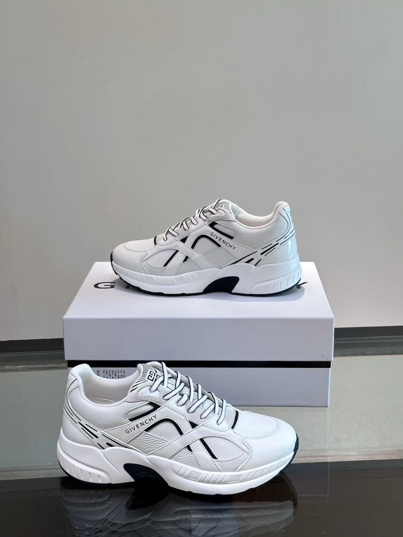 Unique Gxvxnchy Sneakers 152640