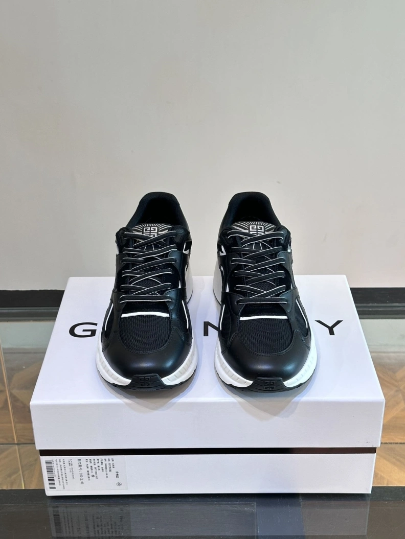 Affordable Gxvxnchy Sneakers 152632