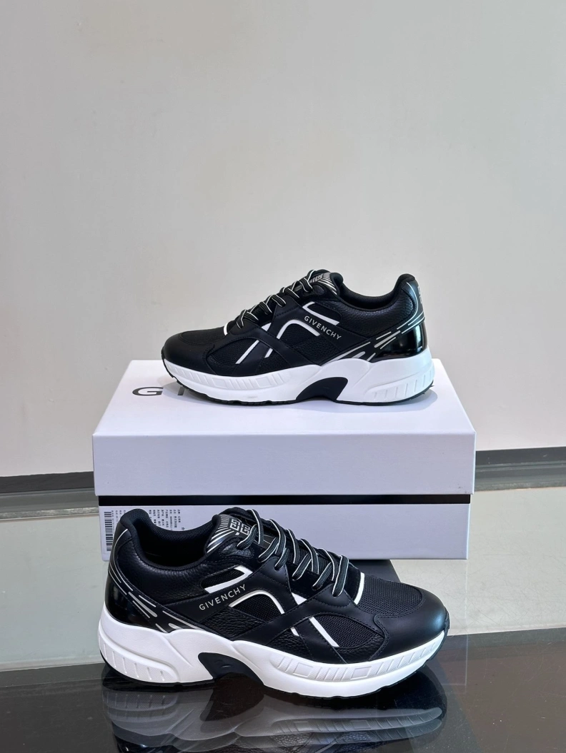 Affordable Gxvxnchy Sneakers 152632