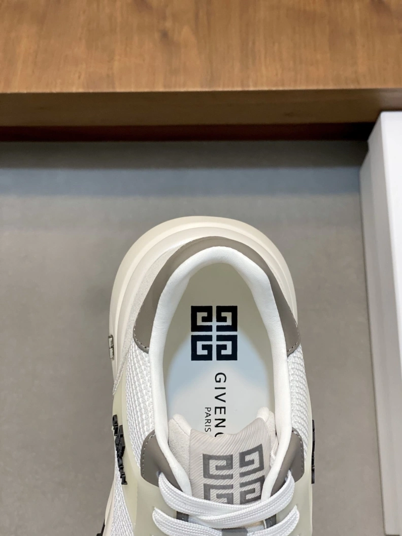 Gxvxnchy Sneakers SportInspired 152627