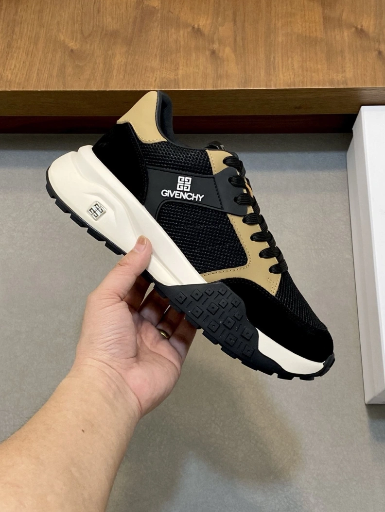 Gxvxnchy Sneakers Flexible 152625