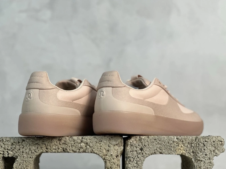 Gxvxnchy Sneakers Stylish 152623