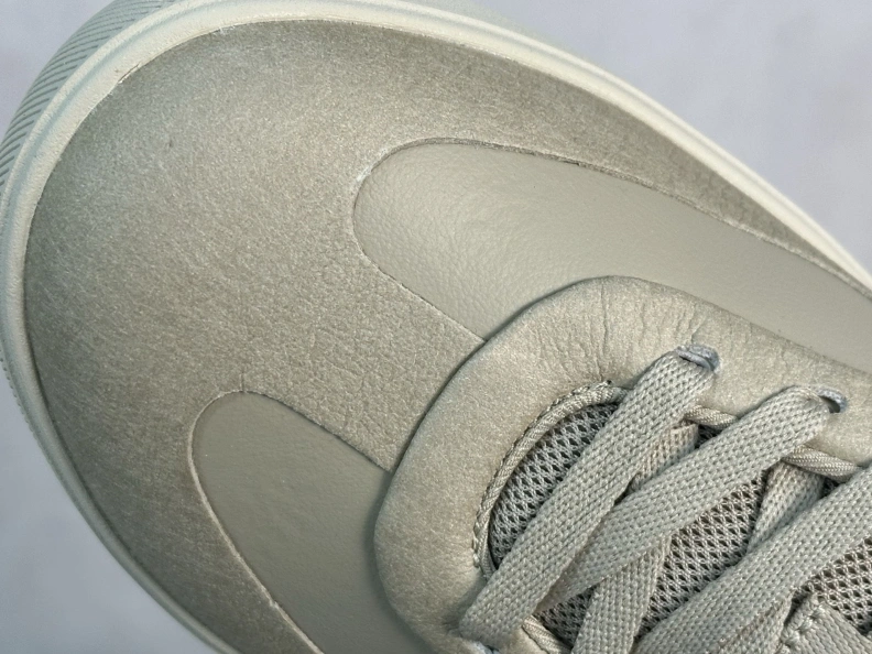 Gxvxnchy Sneakers Modern 152618