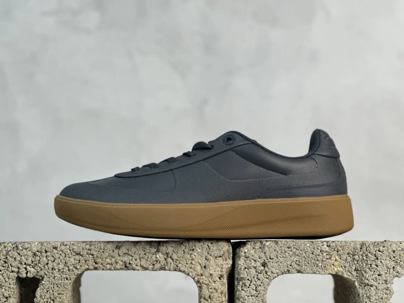 Minimalist Gxvxnchy Sneakers 152622
