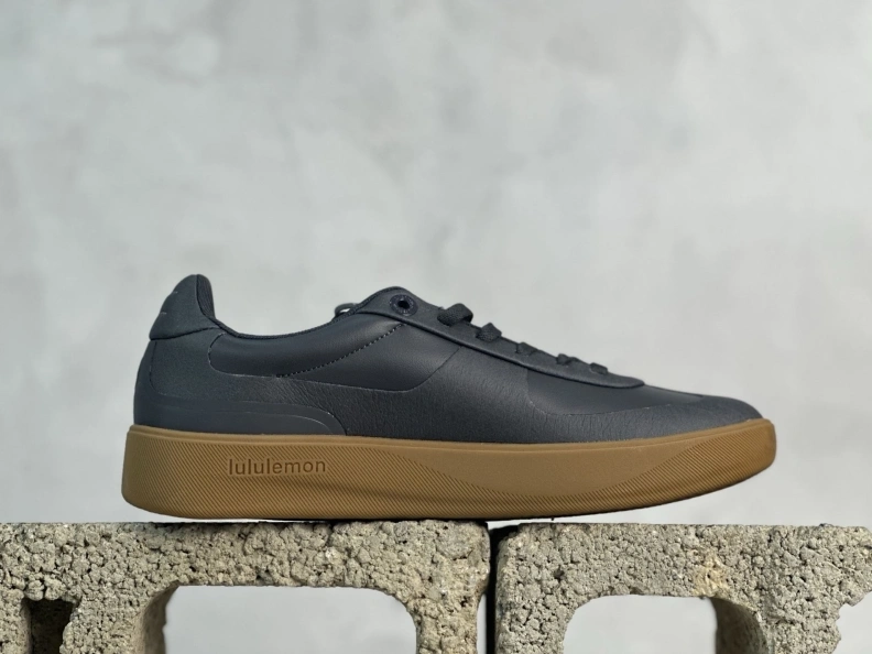 Minimalist Gxvxnchy Sneakers 152622