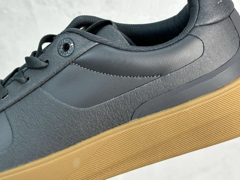 Minimalist Gxvxnchy Sneakers 152622