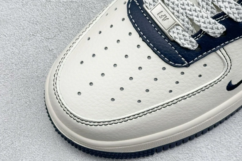 Trendsetting Nxkx Sneakers 198840