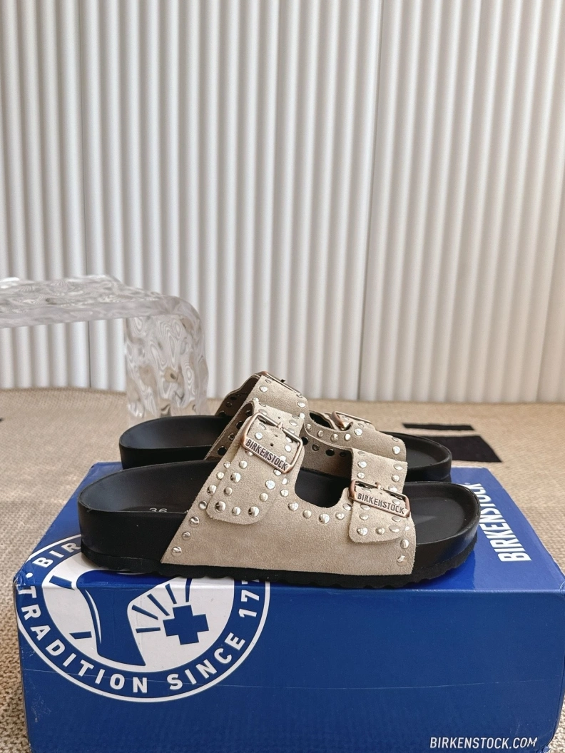 DailyWear Othxr Slippers 211877
