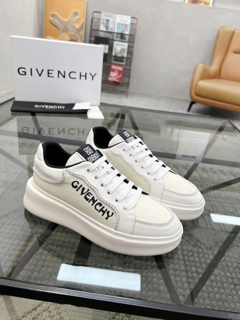 Bold Gxvxnchy Sneakers 152621