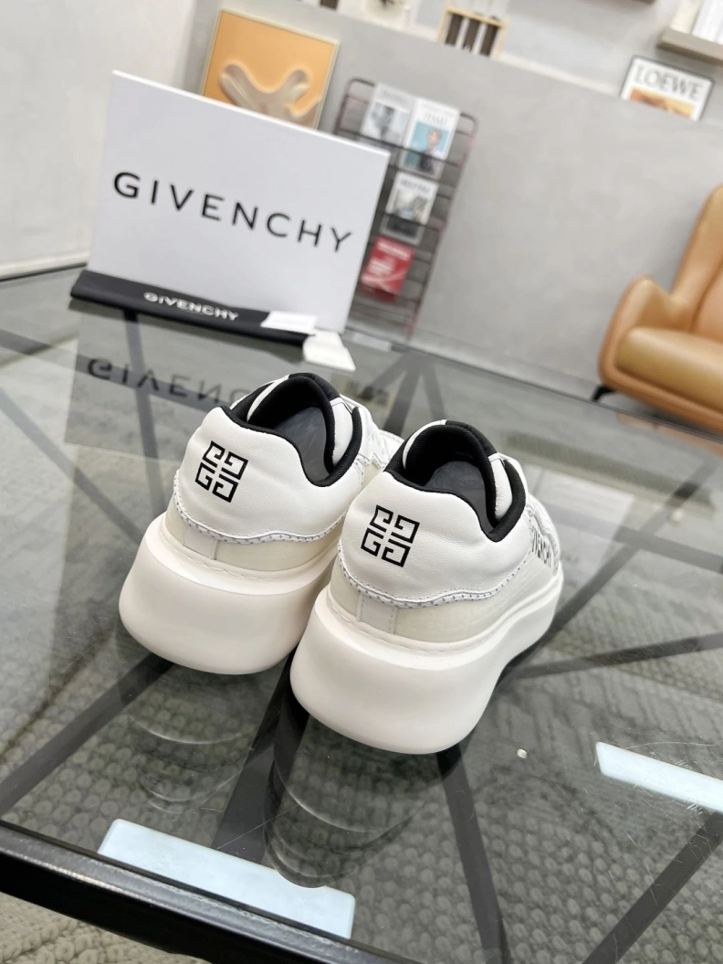 Bold Gxvxnchy Sneakers 152621