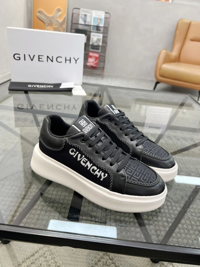 StreetReady Gxvxnchy Sneakers 152615