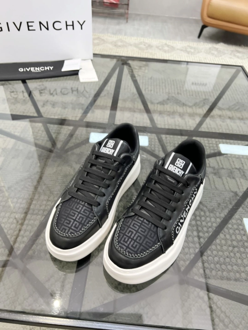 StreetReady Gxvxnchy Sneakers 152615