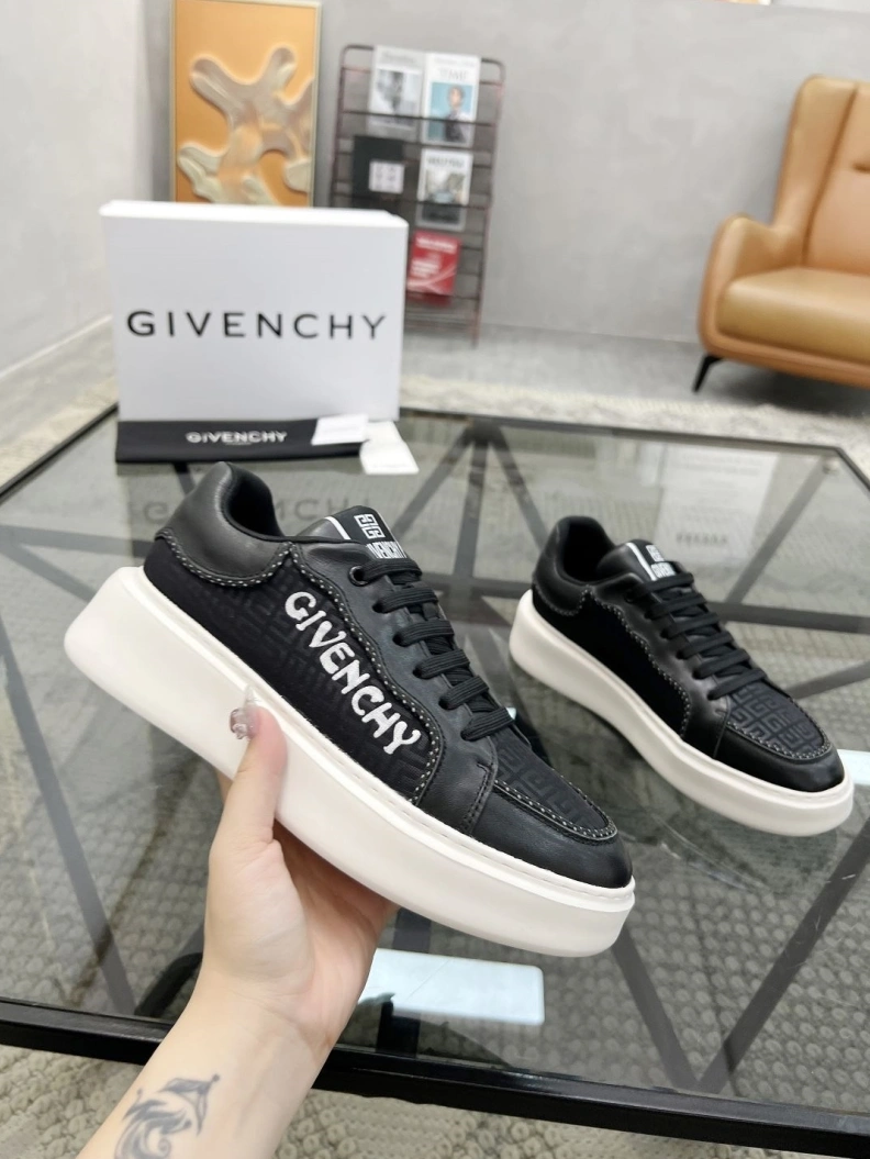 StreetReady Gxvxnchy Sneakers 152615