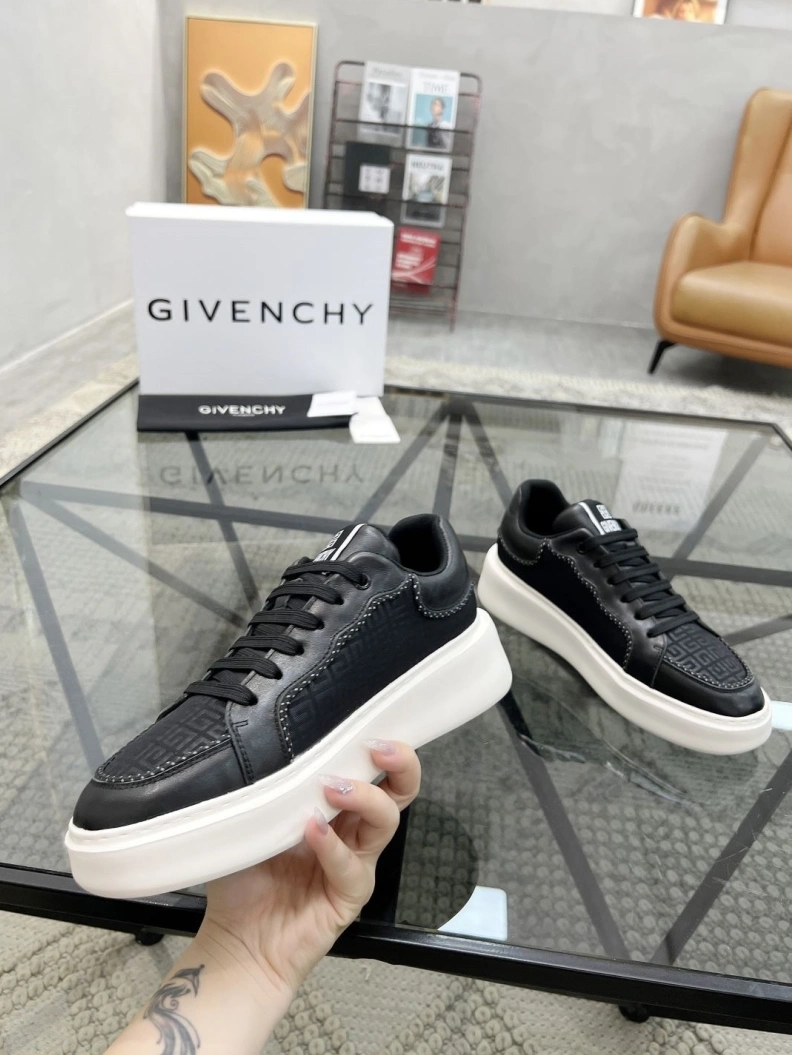 StreetReady Gxvxnchy Sneakers 152615