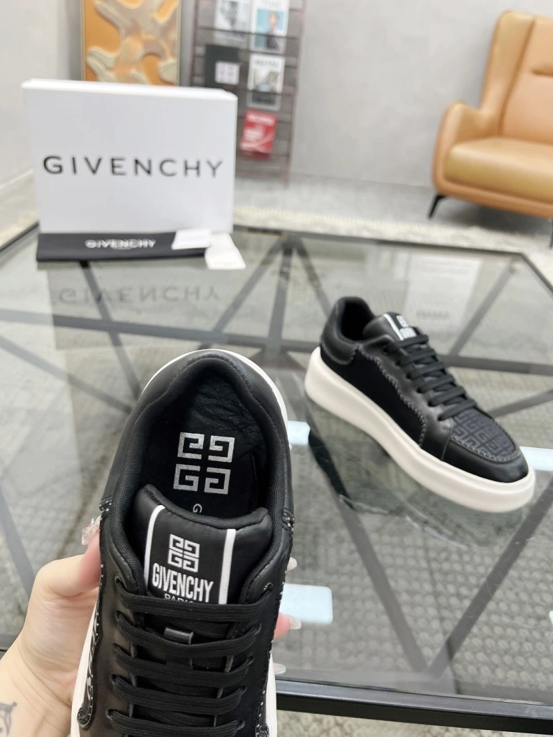 StreetReady Gxvxnchy Sneakers 152615