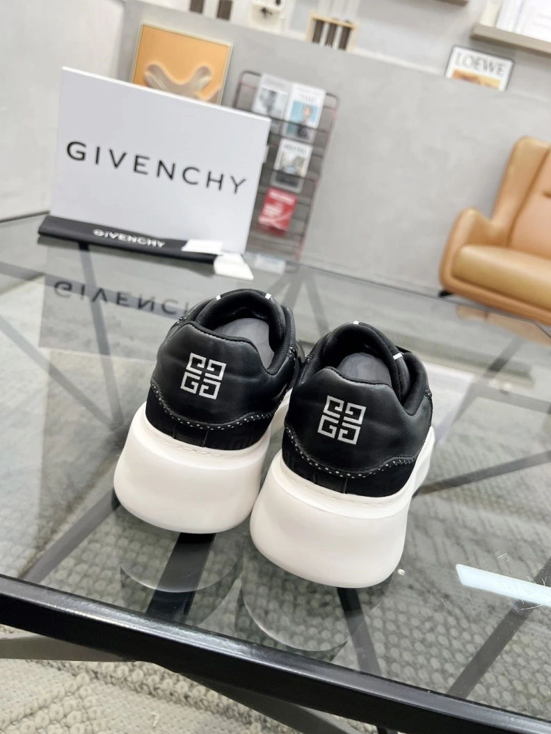 StreetReady Gxvxnchy Sneakers 152615