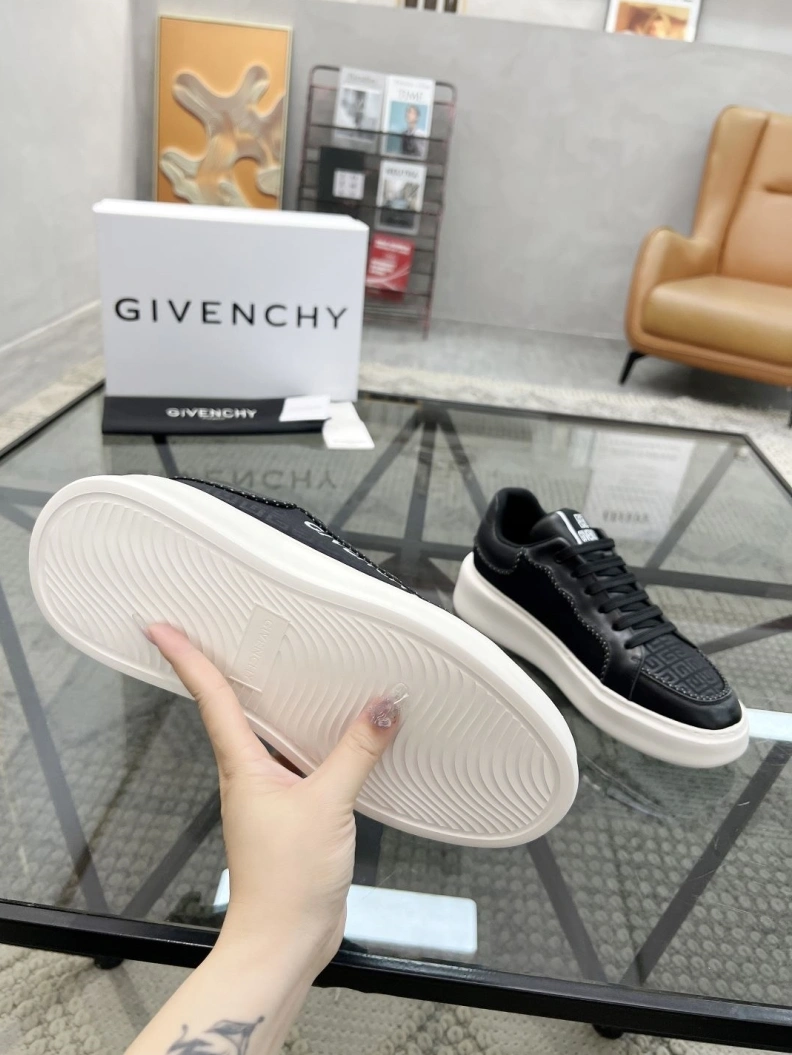 StreetReady Gxvxnchy Sneakers 152615