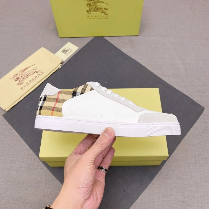 Stylish Bxrbxrry Sneakers 114693