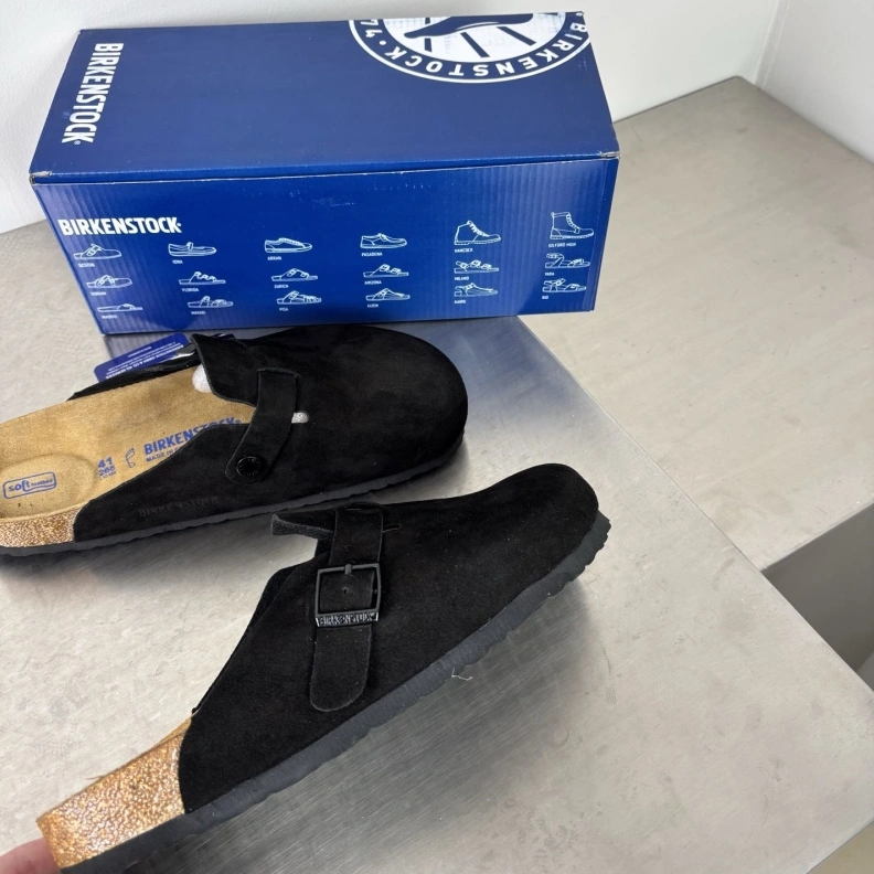 Resilient Othxr Slippers 211852
