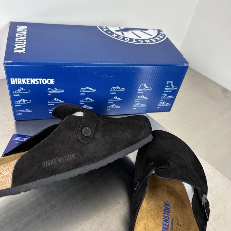 Resilient Othxr Slippers 211852