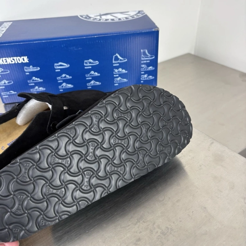 Resilient Othxr Slippers 211852