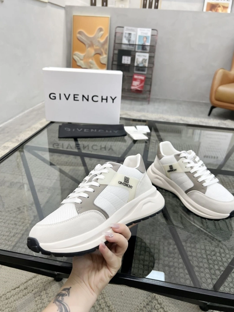 Gxvxnchy Sneakers Flexible 152616