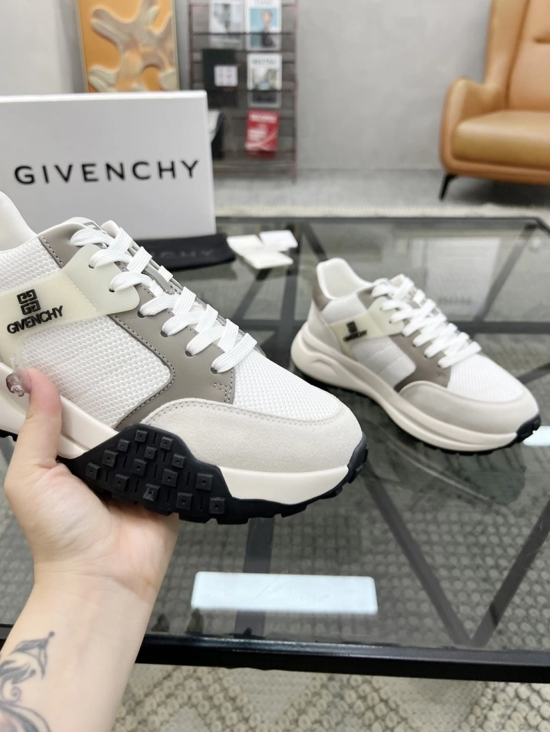 Gxvxnchy Sneakers Flexible 152616