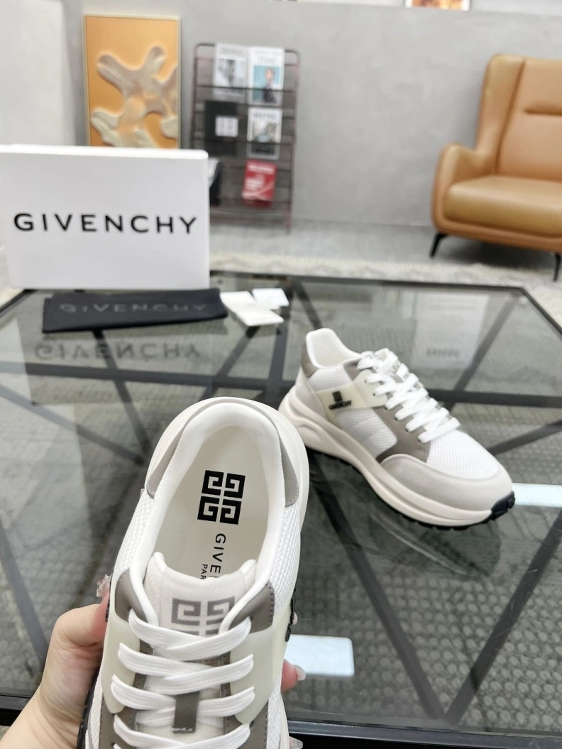 Gxvxnchy Sneakers Flexible 152616