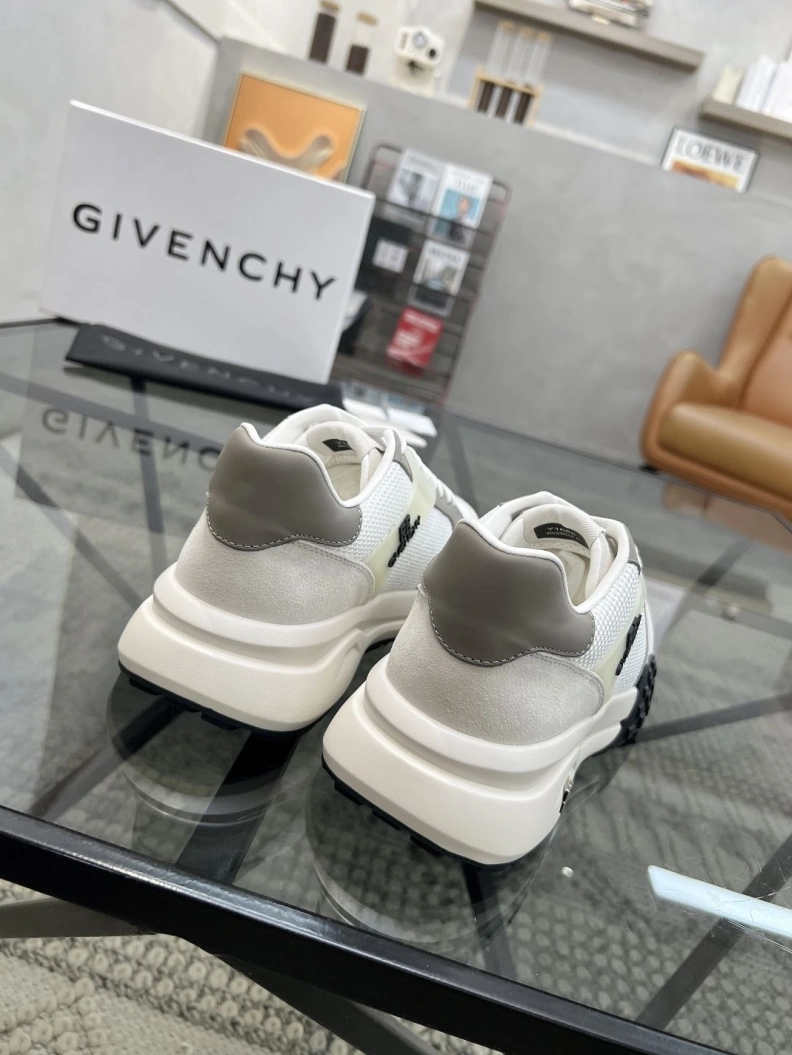 Gxvxnchy Sneakers Flexible 152616
