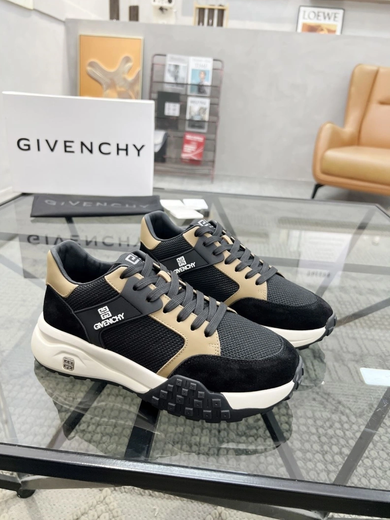 Flexible Gxvxnchy Sneakers 152614