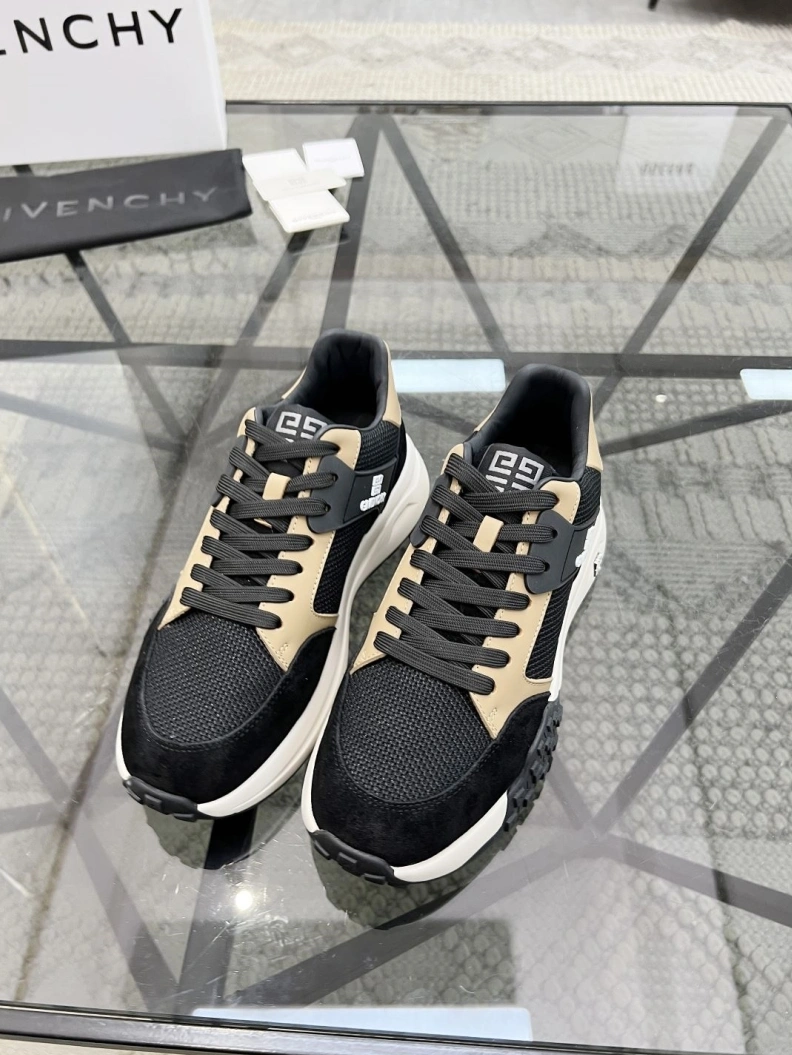 Flexible Gxvxnchy Sneakers 152614