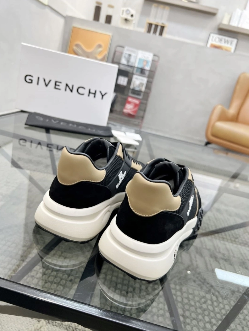 Flexible Gxvxnchy Sneakers 152614