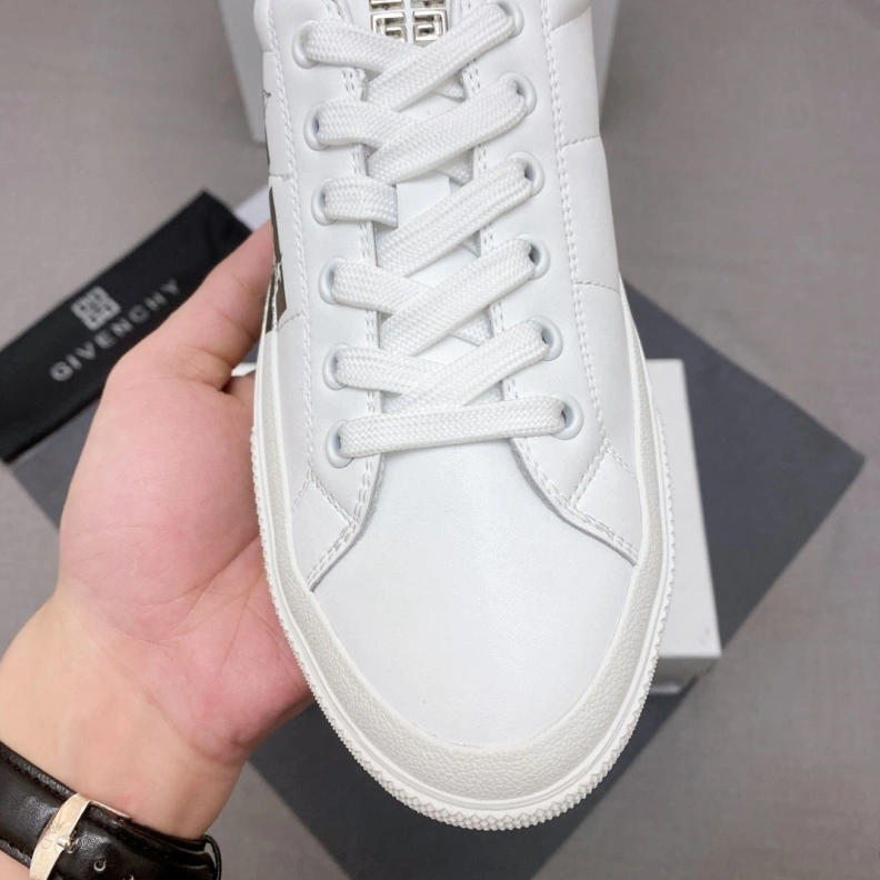 Resilient Gxvxnchy Sneakers 152604