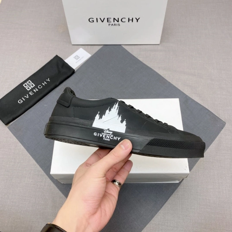 Comfortable Gxvxnchy Sneakers 152606