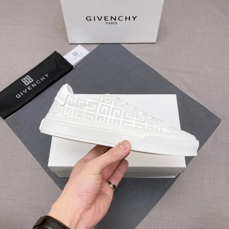 Affordable Gxvxnchy Sneakers 152601