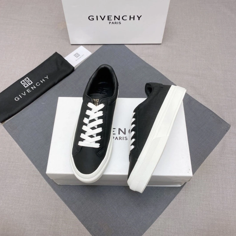 EyeCatching Gxvxnchy Sneakers 152609
